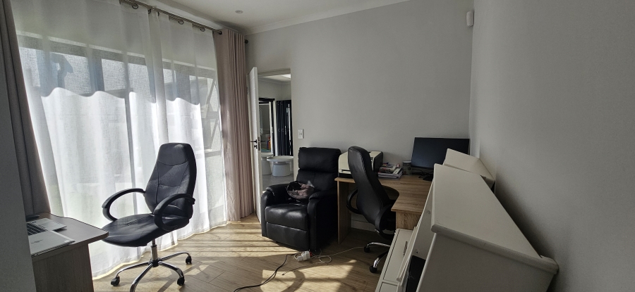 4 Bedroom Property for Sale in Sandown Western Cape